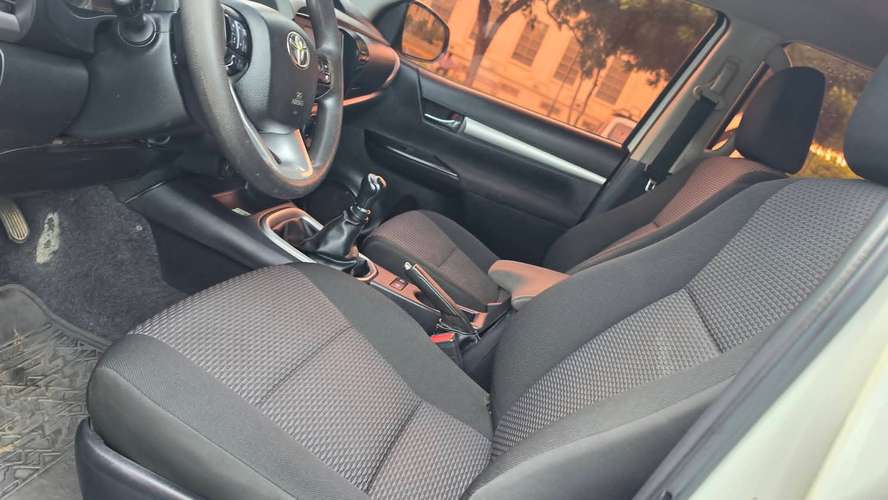 PRECIOSA TOYOTA HILUX SR 2021