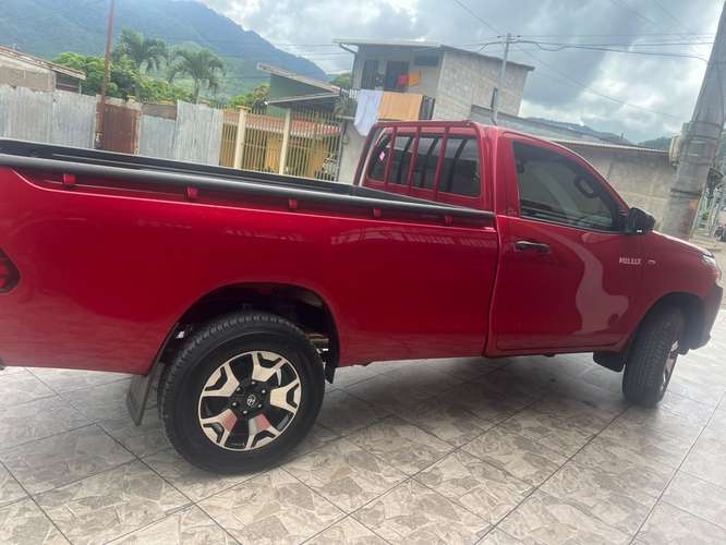  TOYOTA HILUX 1 CABINA 4x4 2027 