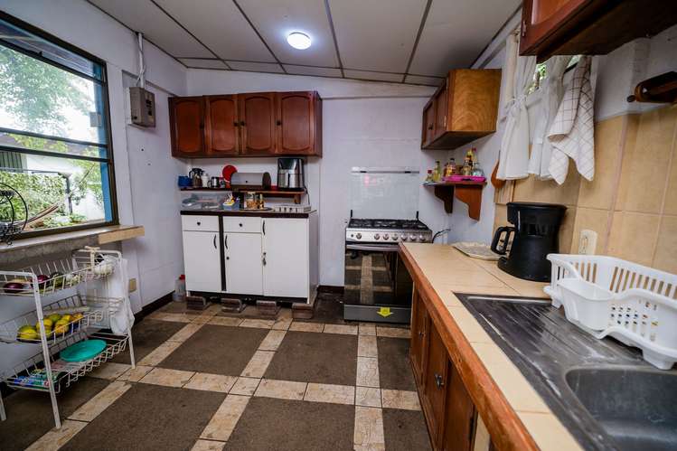 Se vende casa amplia en Los Robles  - Imagen 15