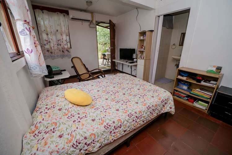 Se vende casa amplia en Los Robles  - Imagen 4