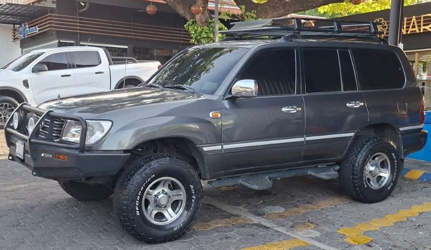 TOYOTA LANDCRUISER 4x4 2002