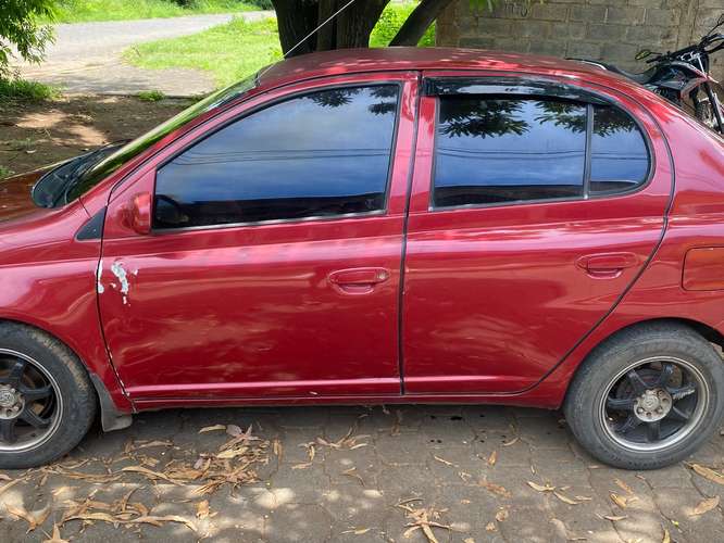 Toyota Yaris Echo
