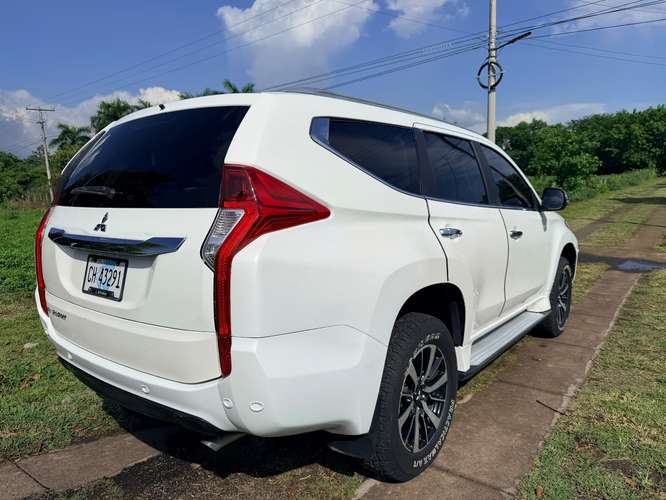Mitsubishi montero sport 4x4 2017 la mas full top en su gama - Imagen 3