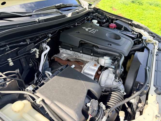 Mitsubishi montero sport 4x4 2017 la mas full top en su gama - Imagen 6