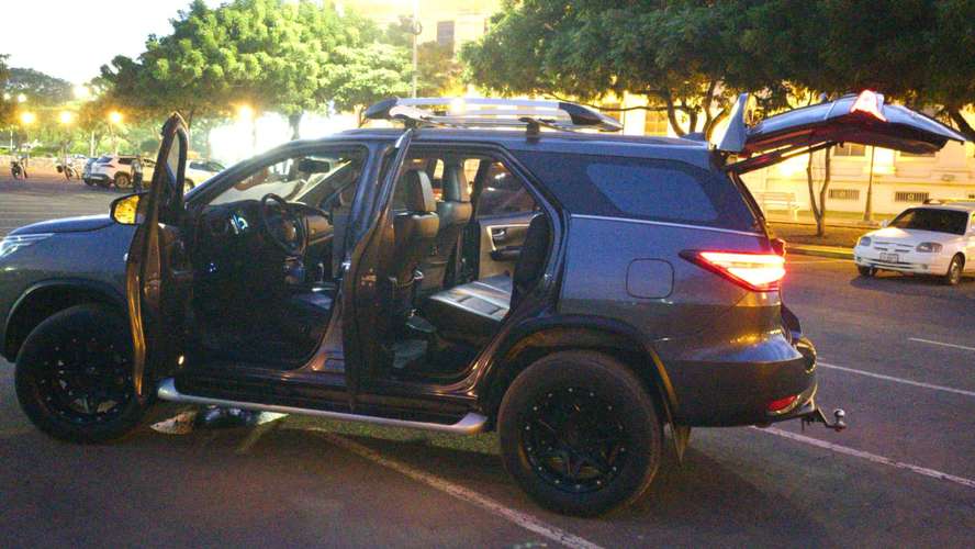 Se vende preciosa fortuner full extra SRV 4×4 - Imagen 4