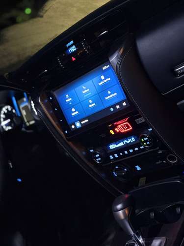 Se vende preciosa fortuner full extra SRV 4×4 - Imagen 6