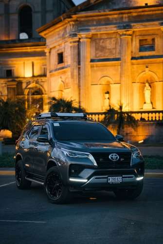 Se vende preciosa fortuner full extra SRV 4×4 - Imagen 12