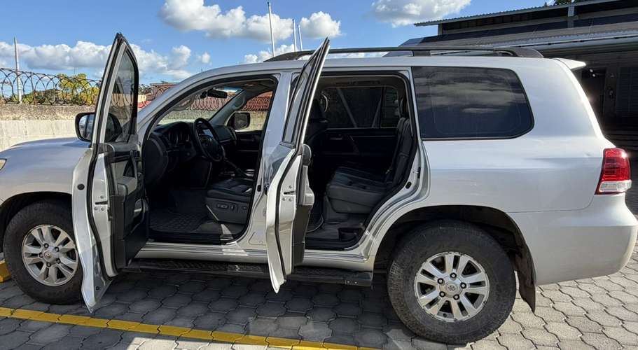 Toyota Land Cruiser VX V8 2008 (Coronela) – 4x4 Automática - Imagen 5