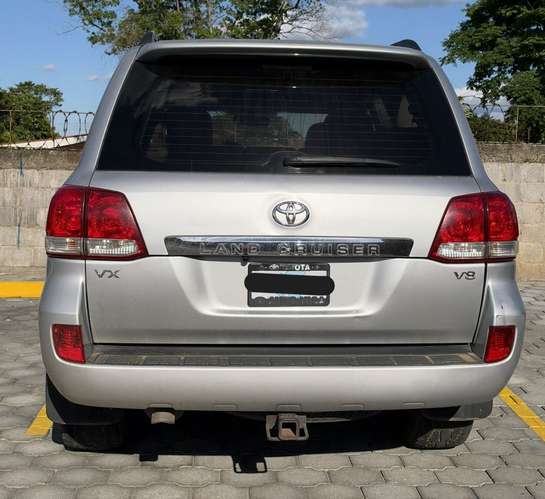 Toyota Land Cruiser VX V8 2008 (Coronela) – 4x4 Automática - Imagen 3