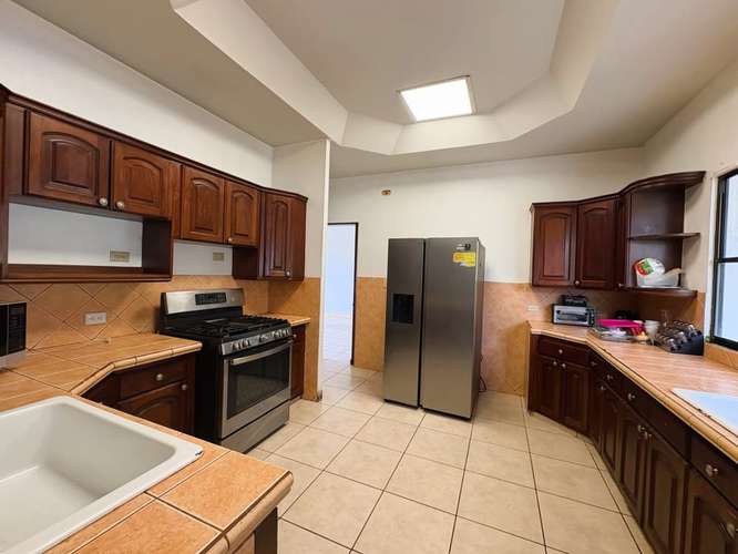 Casa en venta y renta en Estancia de Santo Domingo | Piscina, gimnasio y 4 habitaciones - Imagen 12