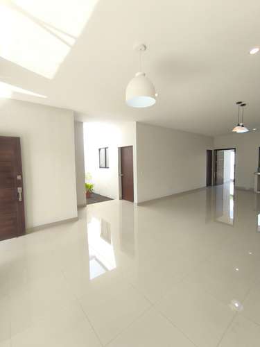 Casa moderna lista para habitar  - Imagen 4