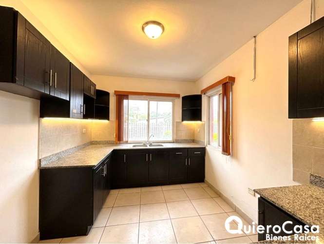 ¡Tu Nuevo Hogar Te Espera en Las Colinas! - Imagen 5