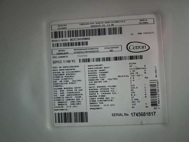 Refrigeradora CETRON dos puertas, freezer superior