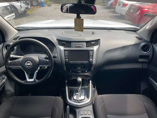  NISSAN NP300 FRONTIER XE 4x4 AUTOMATICA – AÑO 2025  - Imagen 6