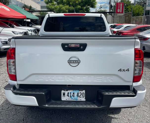 NISSAN FRONTIER NP300 XE 2025 AUTOMÁTICA 4x4 - Imagen 7