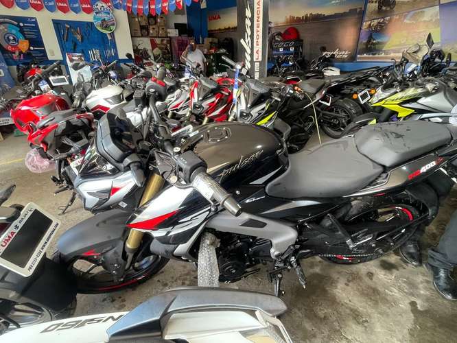 Bajaj Pulsar 400Z | Potencia y estilo con financiamiento  - Imagen 2