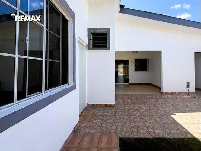 Casa Familiar en Renta Las Colinas