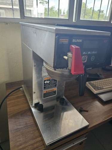  SE VENDE CAFETERA INDUSTRIAL BUNN AXIOM-DV-TC