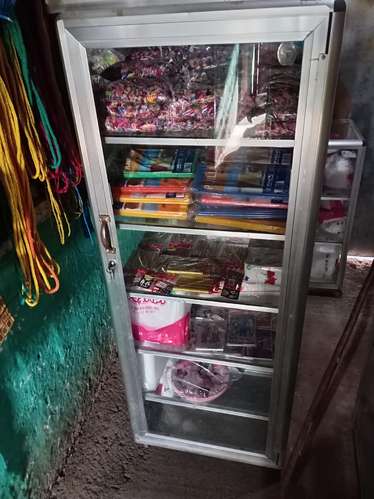 Vendo vitrina en 5000