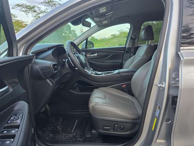 Hyundai Santa Fe 2022 SEL 4x4 plateada · Promoción US$24,900
