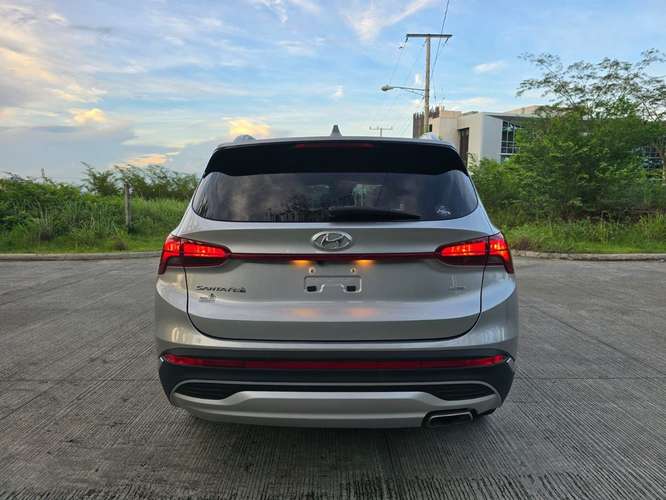 Hyundai Santa Fe 2022 SEL 4x4 plateada · Promoción US$24,900