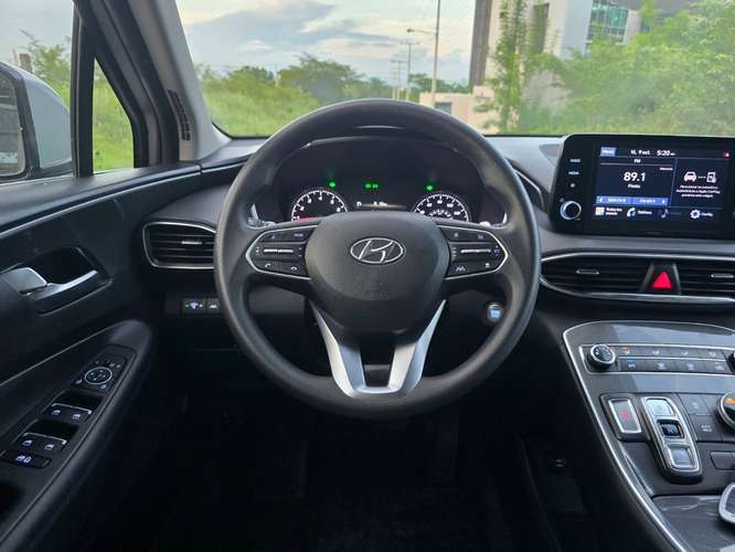 Hyundai Santa Fe 2022 SEL 4x4 plateada · Promoción US$24,900