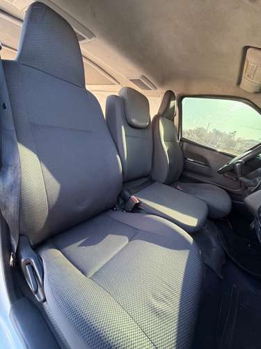 Toyota hiace panel doble aire acondicionado motor 5L año 2016 Listo para trabajo duro