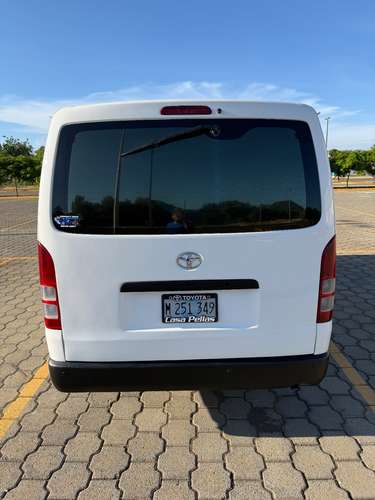 Toyota hiace panel doble aire acondicionado motor 5L año 2016 Listo para trabajo duro