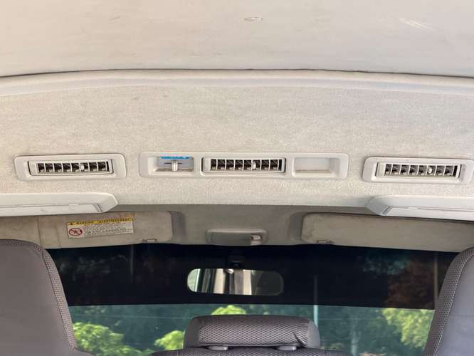 Toyota hiace panel doble aire acondicionado motor 5L año 2016 Listo para trabajo duro