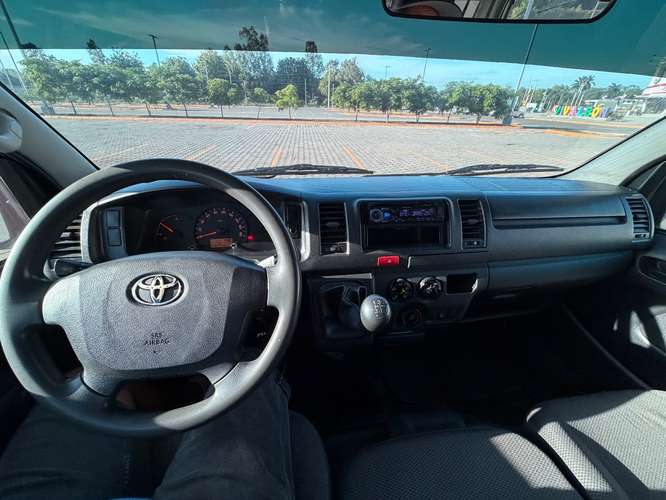 Toyota hiace panel doble aire acondicionado motor 5L año 2016 Listo para trabajo duro