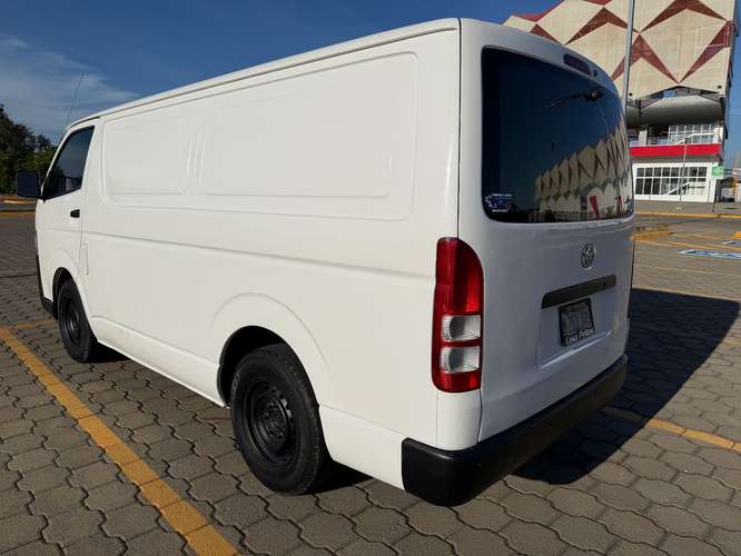 Toyota hiace panel doble aire acondicionado motor 5L año 2016 Listo para trabajo duro