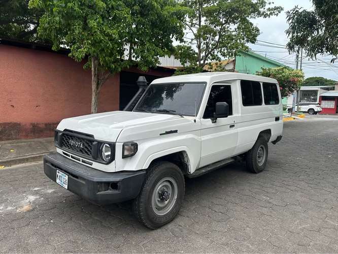 Land Cruiser 