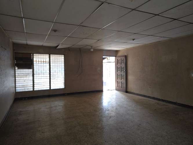 Excelente propiedad comercial en calle principal de La Tenderí, Managua