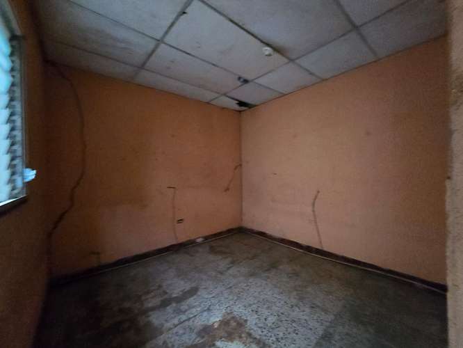Excelente propiedad comercial en calle principal de La Tenderí, Managua