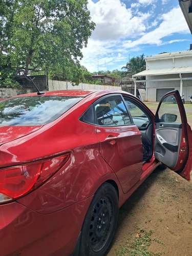 Hyundai Accent 2014. Automático 