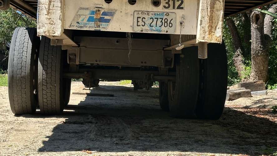  Carreta/Rastra plataforma 53 pies — Suspensión de resorte Modelo 98 