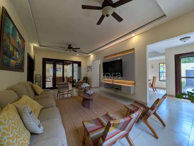 Exclusiva casa tipo quinta en Managua: lujo, amplios espacios y exuberante vegetación - Imagen 3