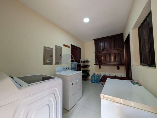 Exclusiva casa tipo quinta en Managua: lujo, amplios espacios y exuberante vegetación - Imagen 15