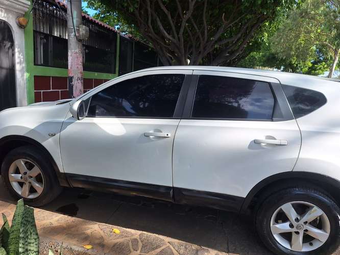 VENDO CAMIONETA NISSAN QASQAI 2013 MECANICA