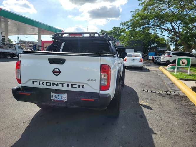 Nissan frontier 2022 único dueño $27,000