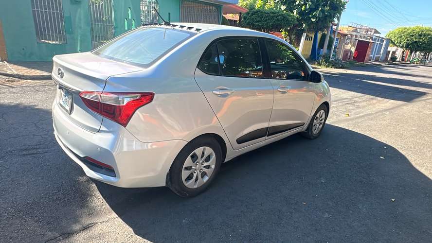 Hyundai Grand i-10  //  Año 2018 - Imagen 2