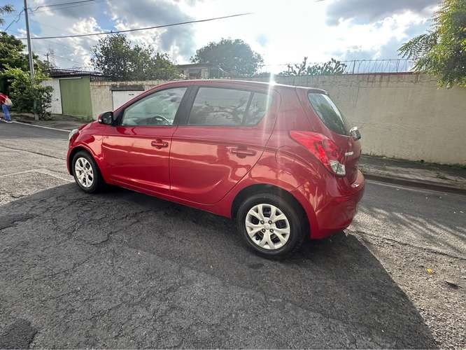 Hyundai i-20  //  Año 2015 - Imagen 5