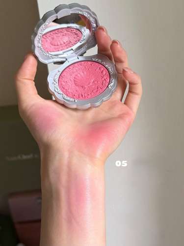 Flower knows blush 