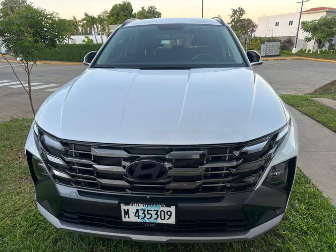 Vendo  Hyundai Tuscon Impecable Como nueva 2026