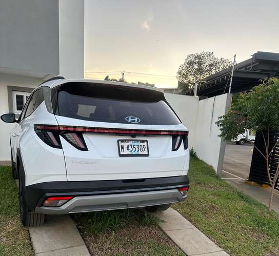 Vendo  Hyundai Tuscon Impecable Como nueva 2026 - Imagen 7