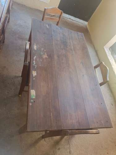 Mesa para niños con 4 sillas  - Imagen 2