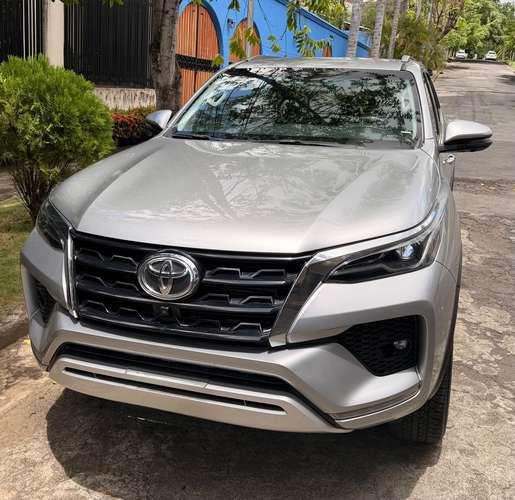 Toyota Fortuner SRV full 20 mil km  - Imagen 5