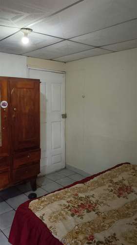 Rento cuarto con balcón 