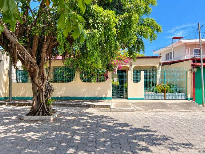 Casa en venta en Managua, cerca de Linda Vista 2000vrs2 de terreno
