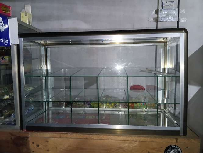 Vendo combo de vitrinas a 10,500 cordobas las dos juntas